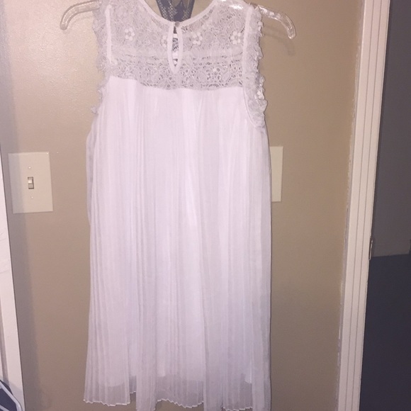 NWOT Lily Rose Dress - Picture 4 of 8